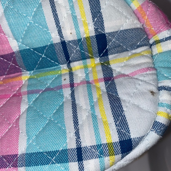 Vera Bradley Crossbody bucket bag in the pattern Ribbons plaid. - Picture 2 of 4